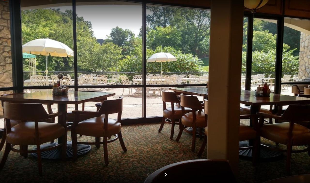 Couples Condo Retreat Overlooking Golf Course Branson West Exterior photo